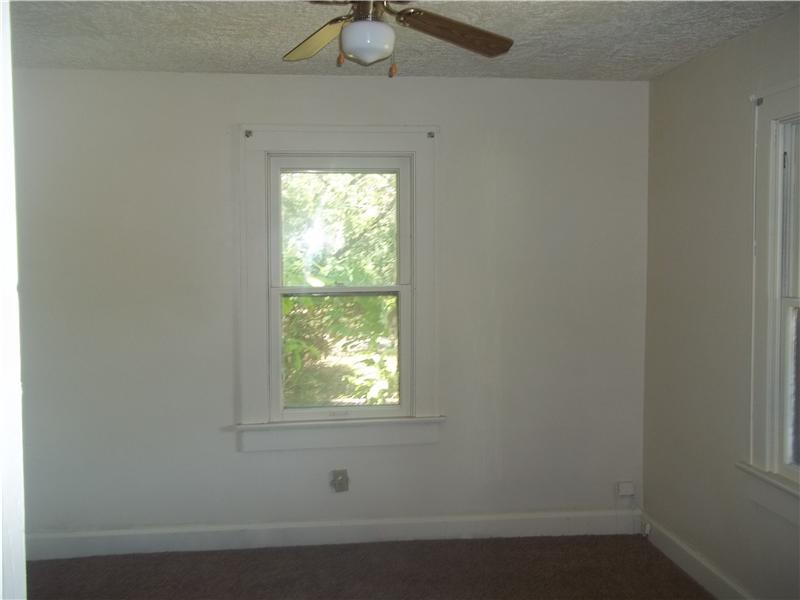 912 South High School Road Indianapolis, IN 46241 - Photo 5 of 8 Gallery Image 5
