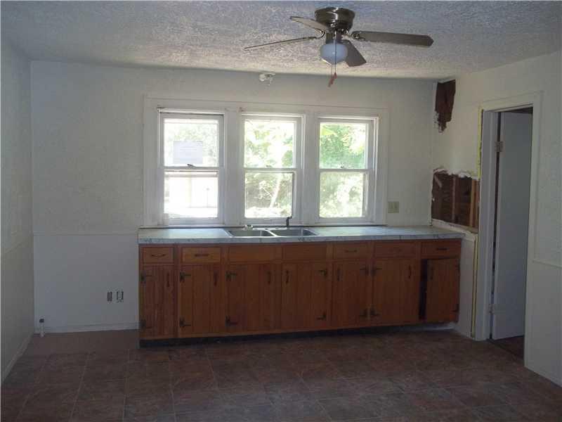 912 South High School Road Indianapolis, IN 46241 - Photo 7 of 8 Gallery Image 7