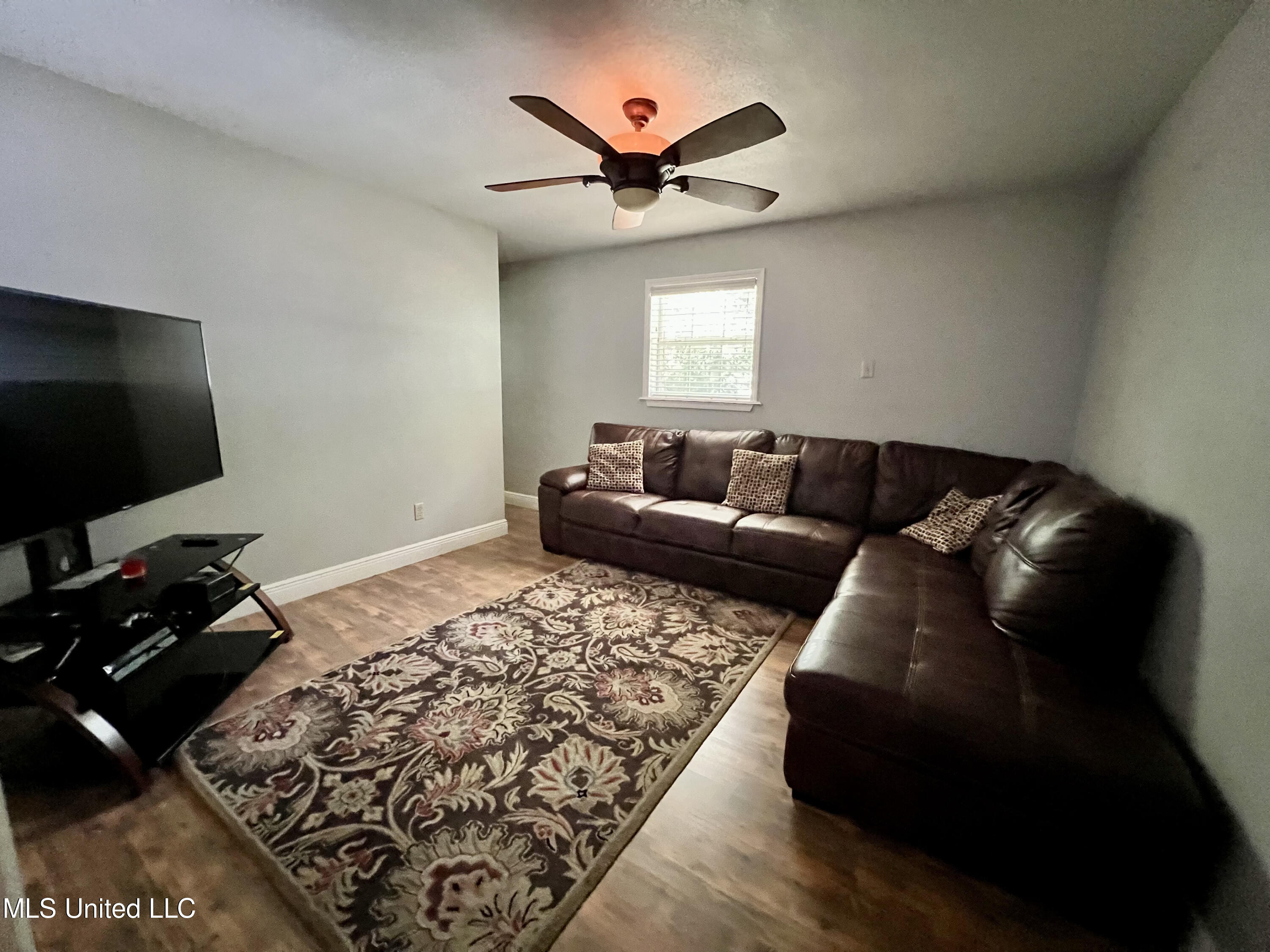 1908 Holland Street Pascagoula, MS 39581 - Photo 5 of 18 IMG_4419