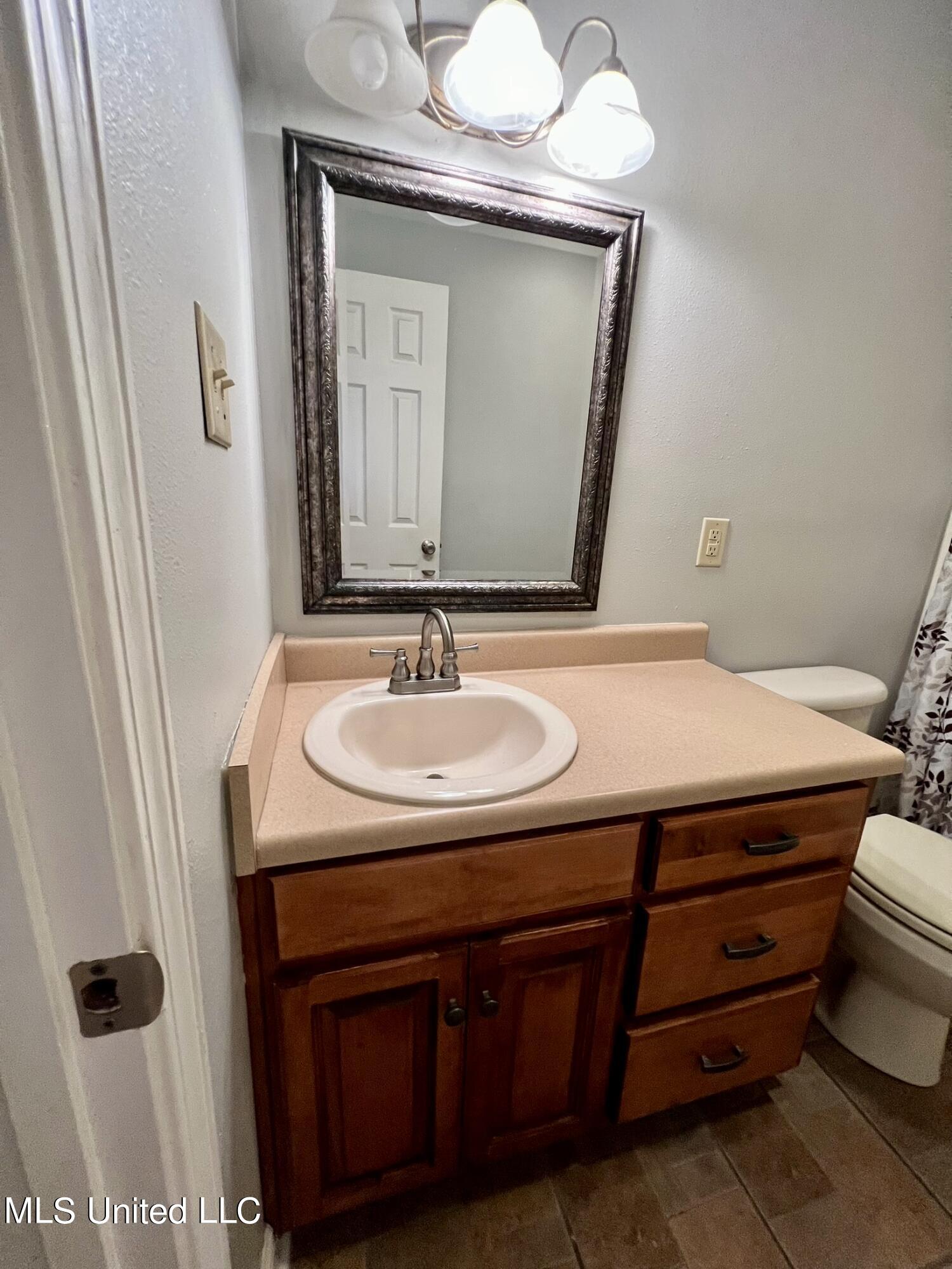 1908 Holland Street Pascagoula, MS 39581 - Photo 10 of 18 IMG_4405