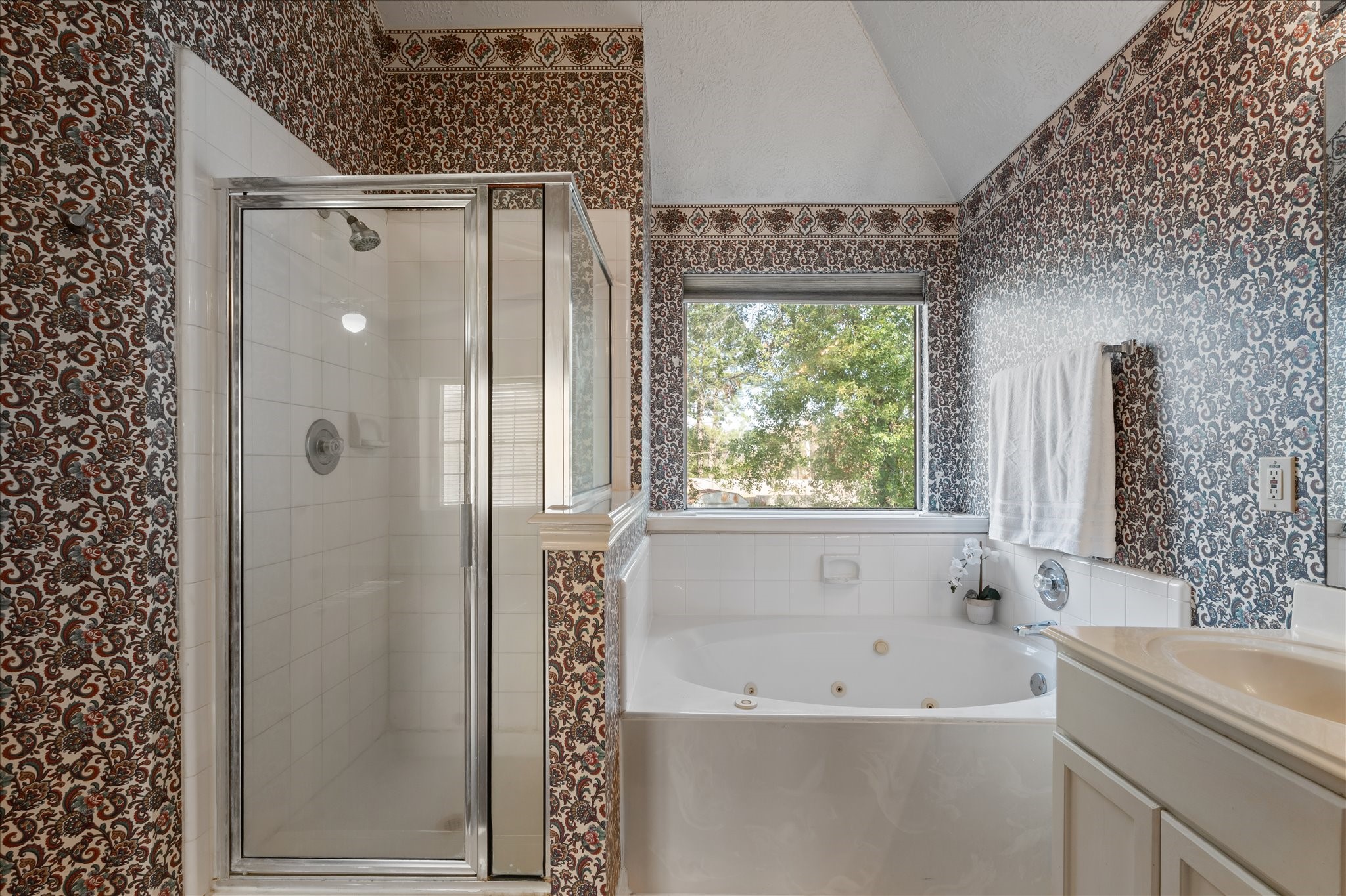 3708 Nutwood Lane Spring, TX 77389 - Photo 14 of 20 Soaking tub and separate walk-in shower in the primary bathroom.