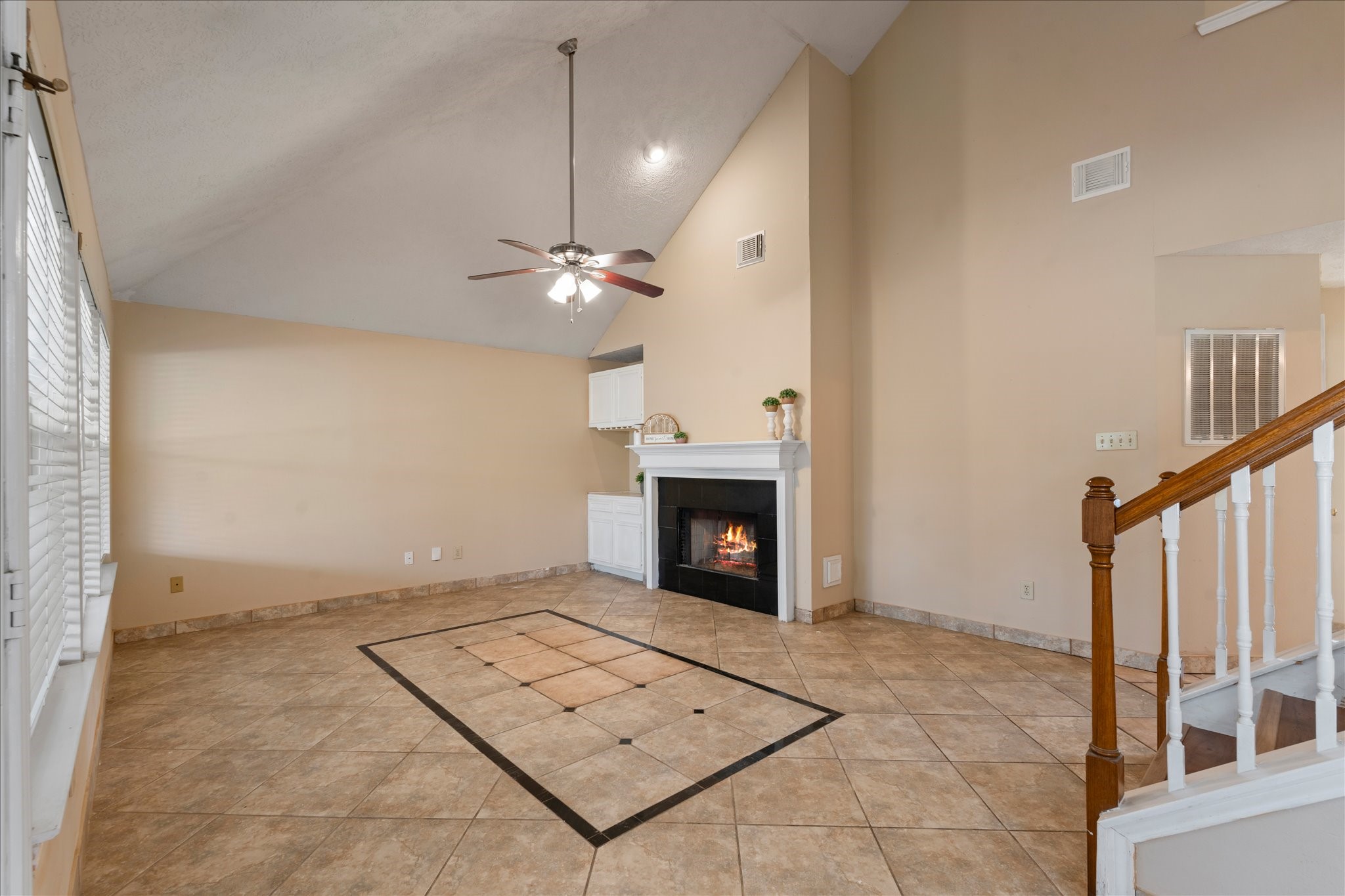 3708 Nutwood Lane Spring, TX 77389 - Photo 5 of 20 The home boasts a large living area.