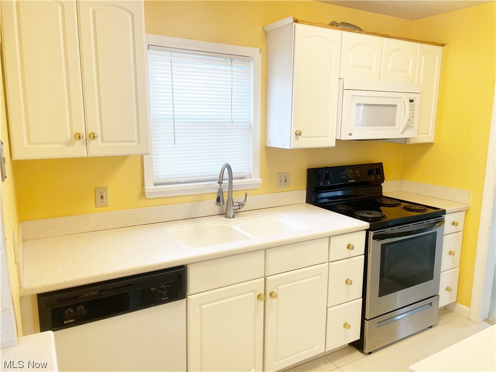 16513 Munn Road Cleveland, OH 44111 - Photo 5 of 15 Gallery Image 5