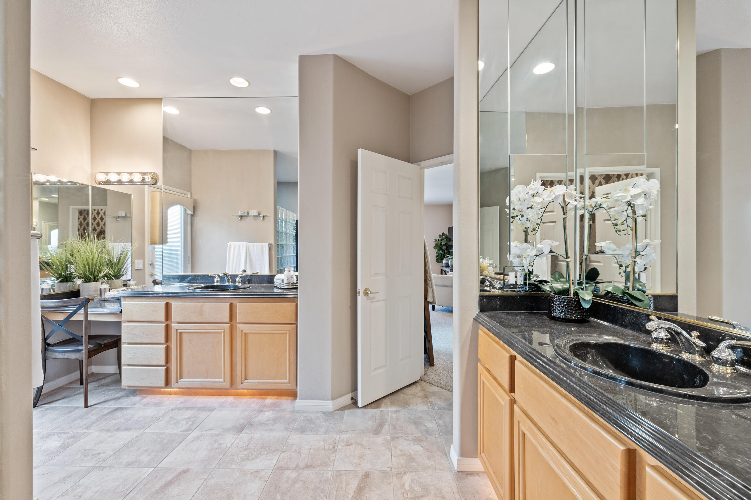 7 White Sun Way Rancho Mirage, CA 92270 - Photo 28 of 56 Separate Vanities