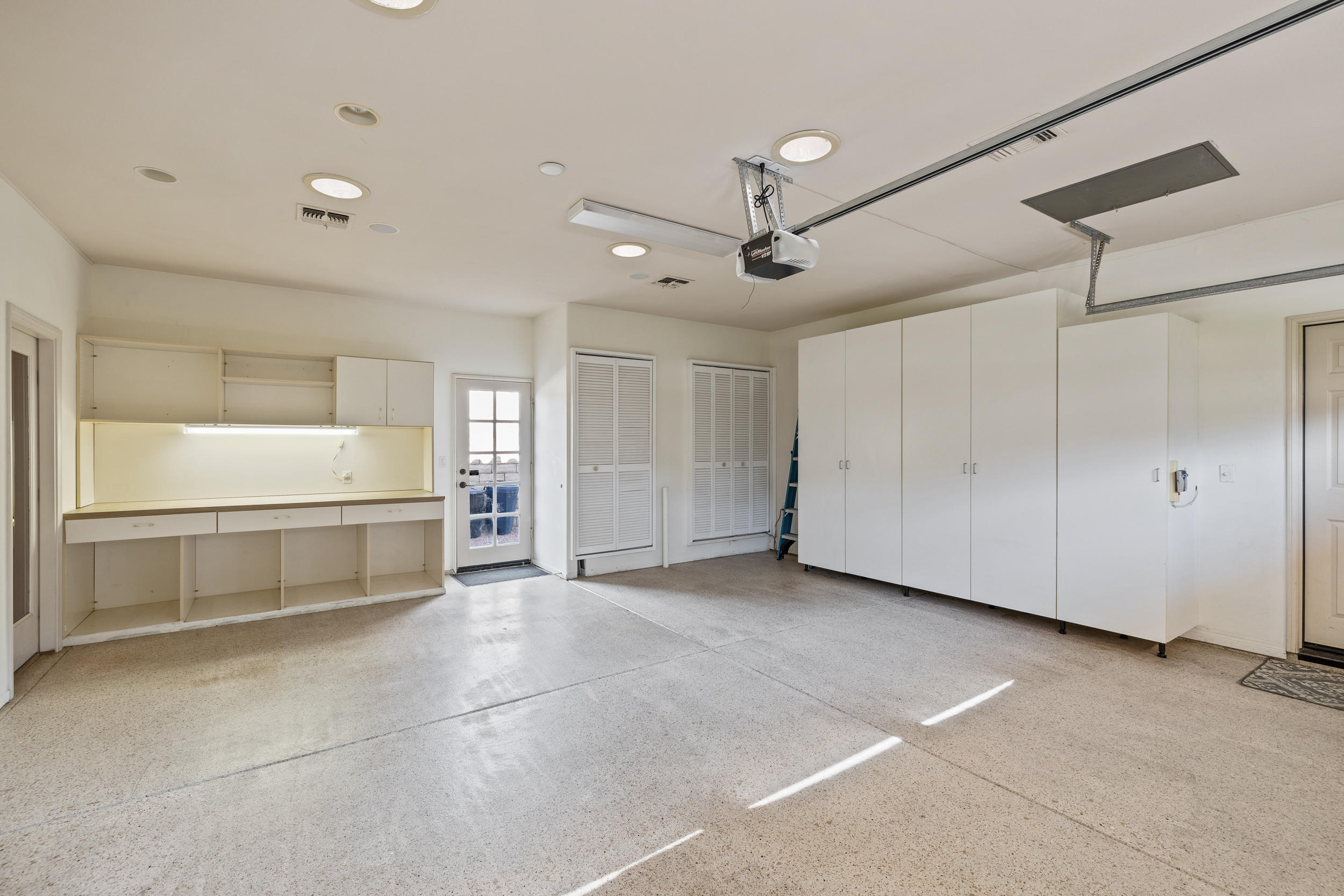 7 White Sun Way Rancho Mirage, CA 92270 - Photo 53 of 56 Workbench & Separate Entrance