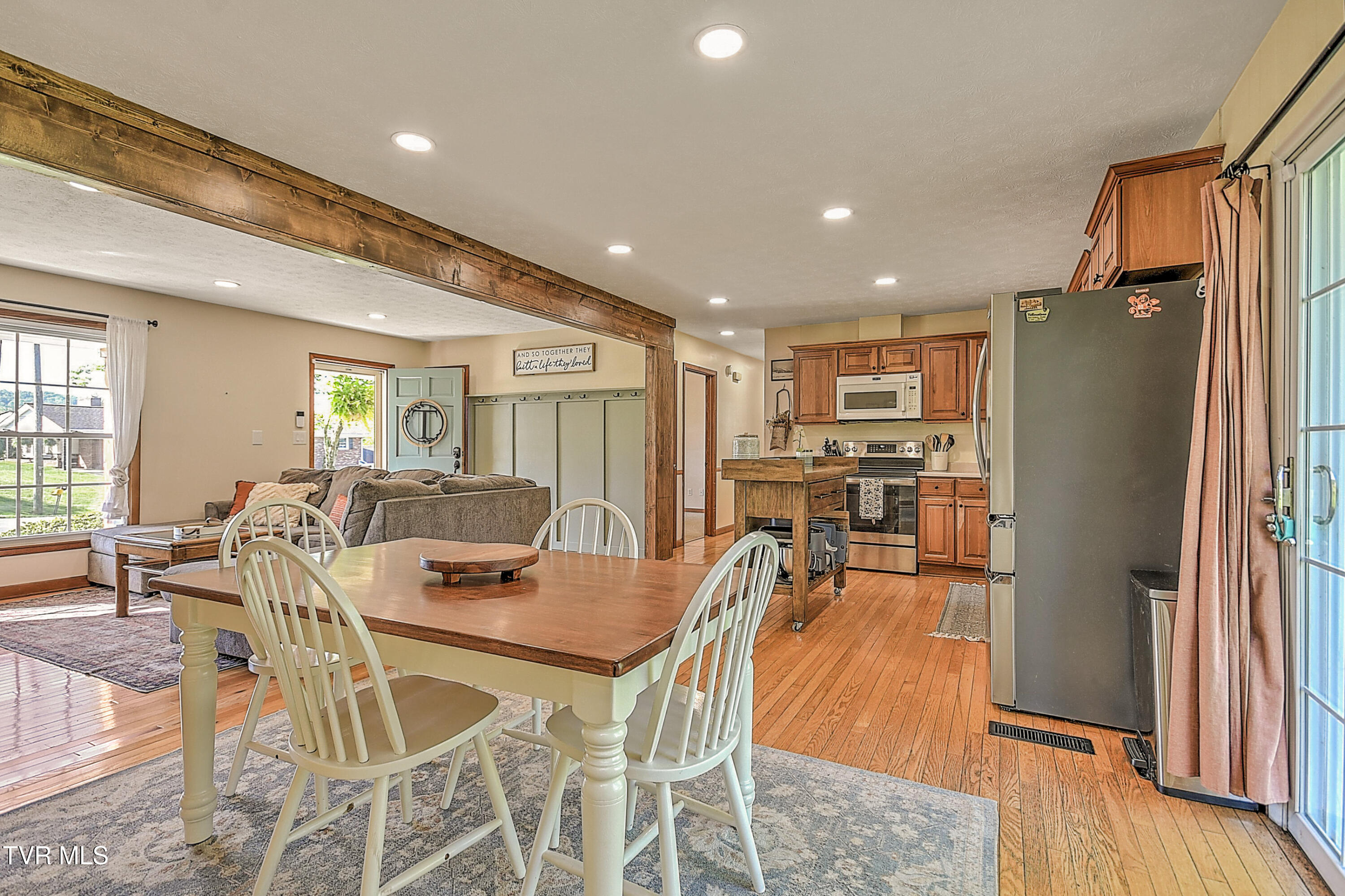 409 Montezuma Road Kingsport, TN 37664 - Photo 14 of 42 409 Montezuma KB-21