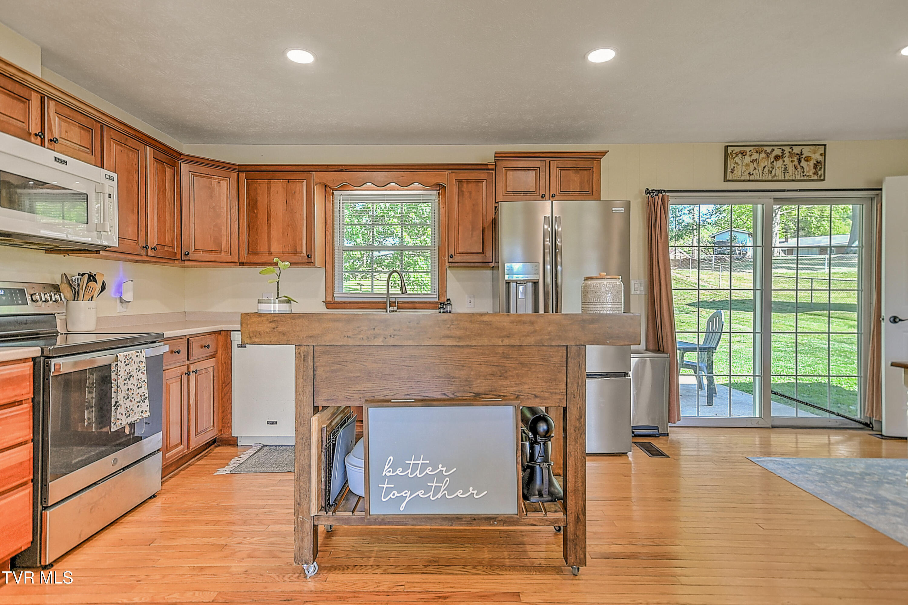 409 Montezuma Road Kingsport, TN 37664 - Photo 16 of 42 409 Montezuma KB-25