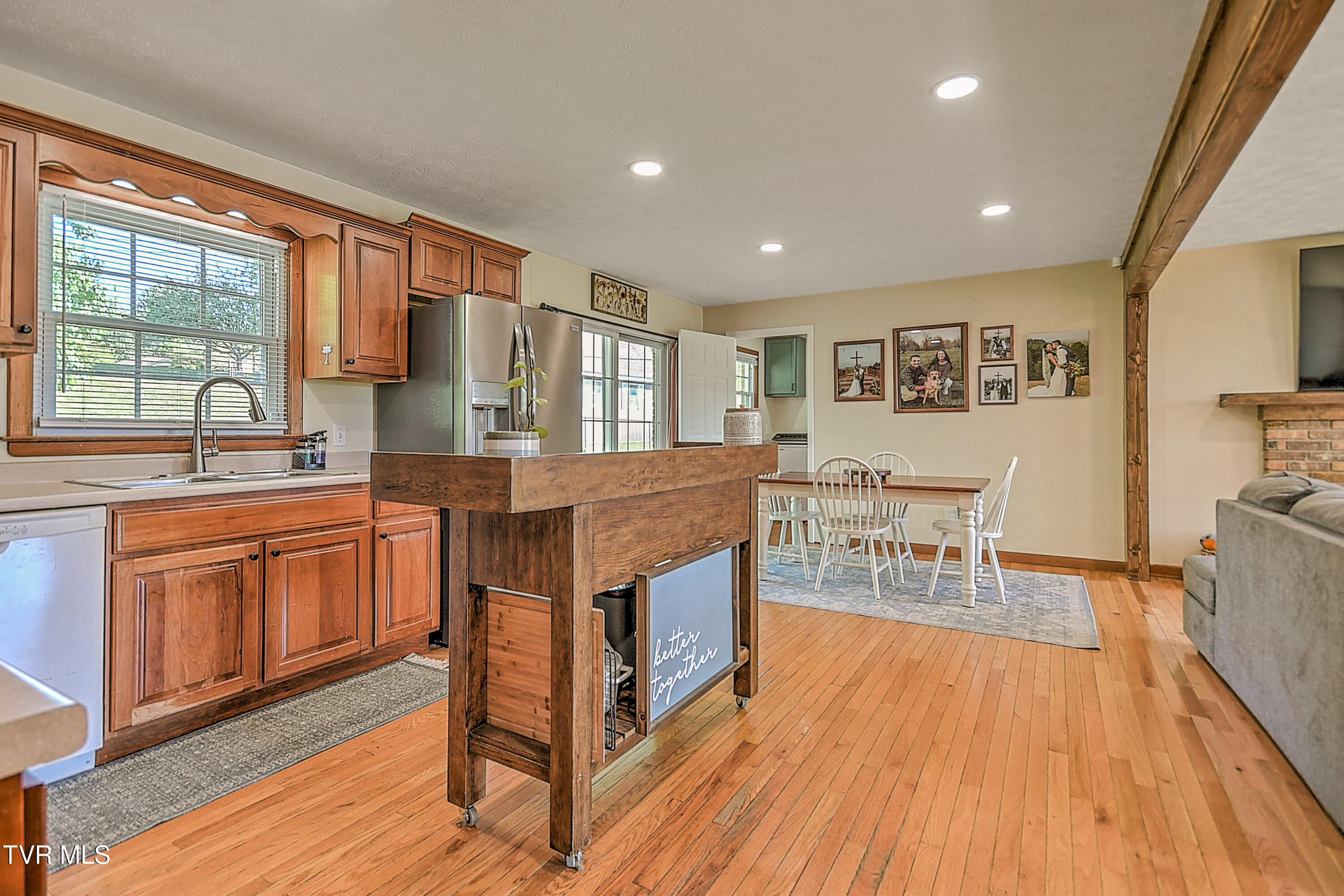 409 Montezuma Road Kingsport, TN 37664 - Photo 18 of 42 409 Montezuma KB-26