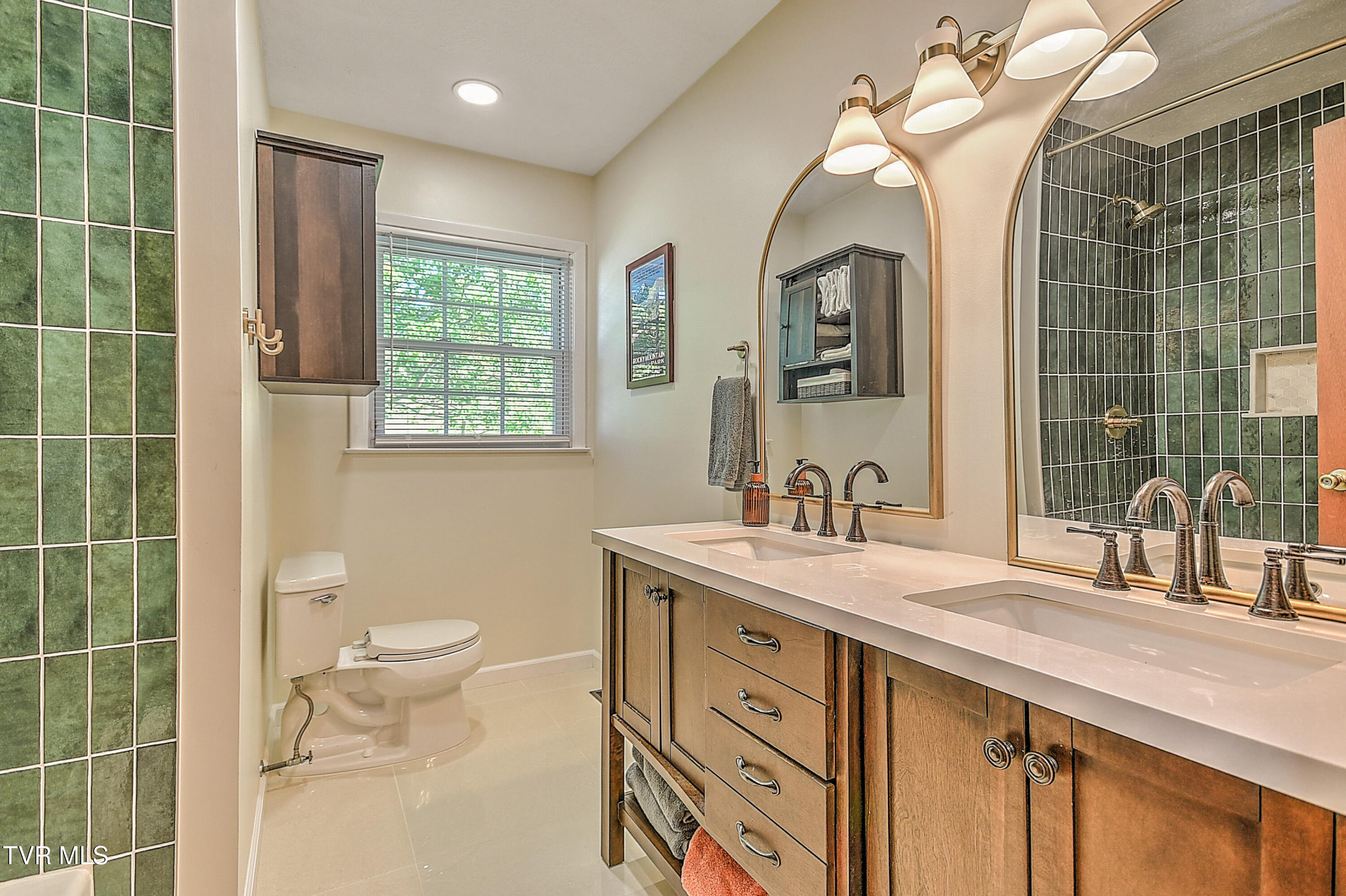 409 Montezuma Road Kingsport, TN 37664 - Photo 24 of 42 409 Montezuma KB-32