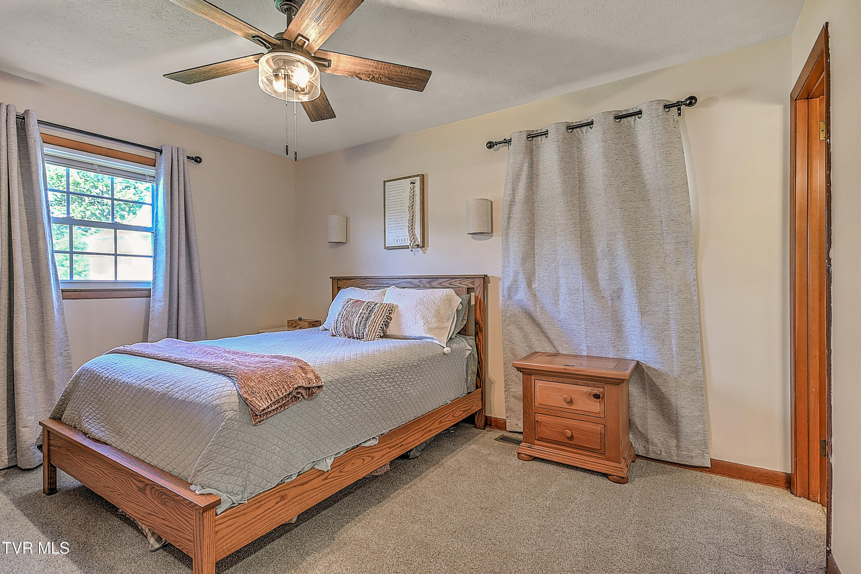 409 Montezuma Road Kingsport, TN 37664 - Photo 29 of 42 409 Montezuma KB-37