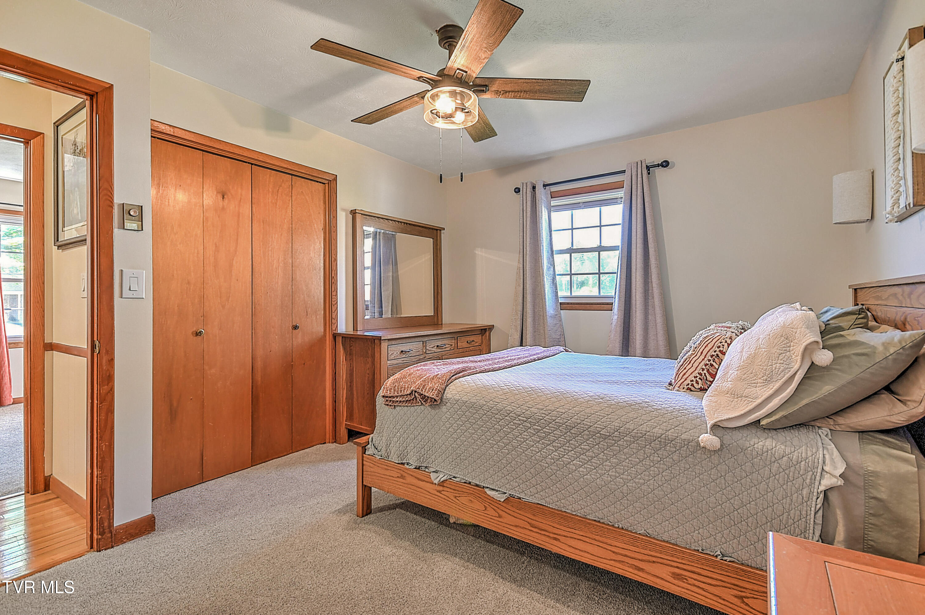 409 Montezuma Road Kingsport, TN 37664 - Photo 30 of 42 409 Montezuma KB-38