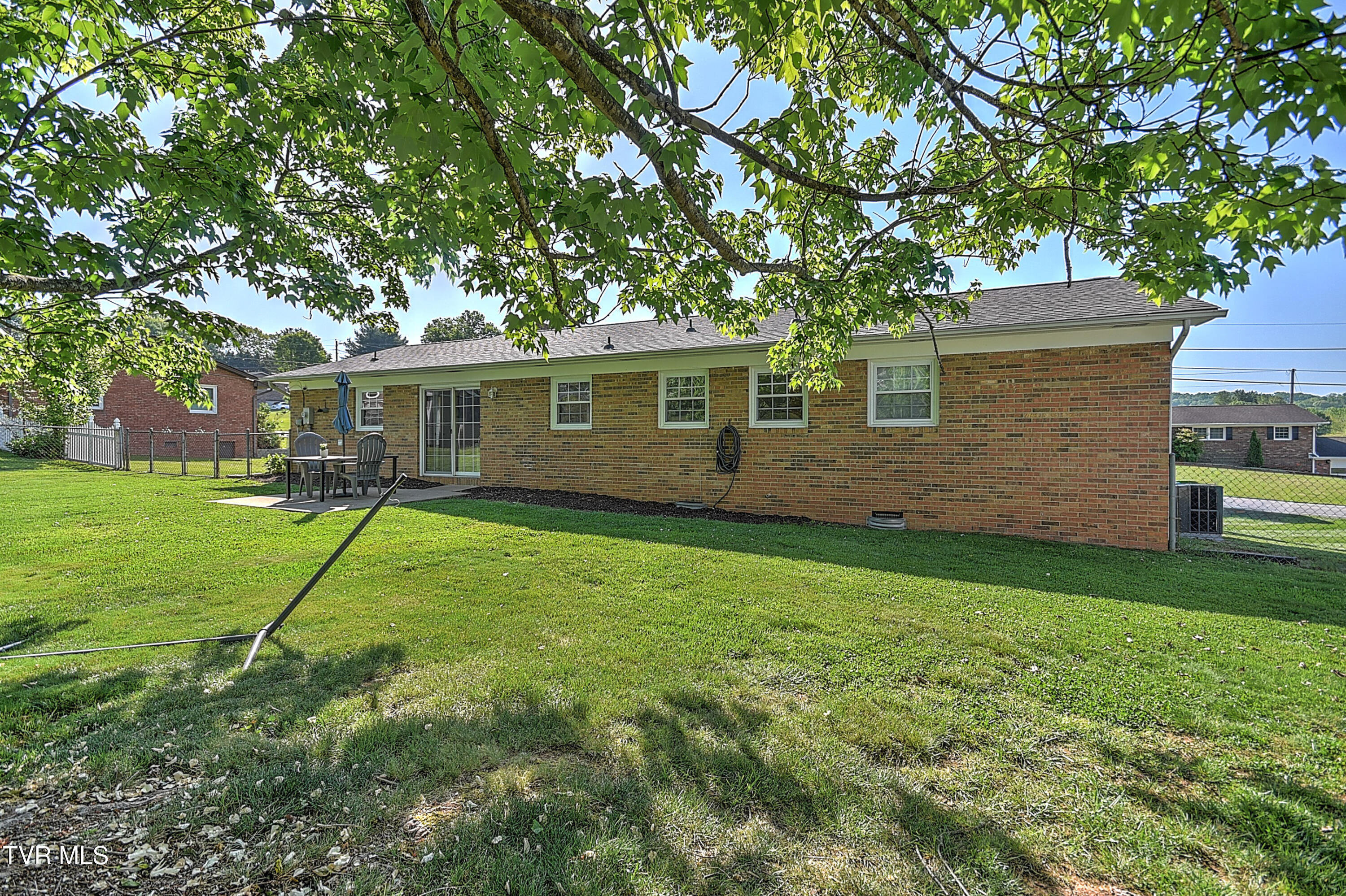 409 Montezuma Road Kingsport, TN 37664 - Photo 39 of 42 409 Montezuma KB-46