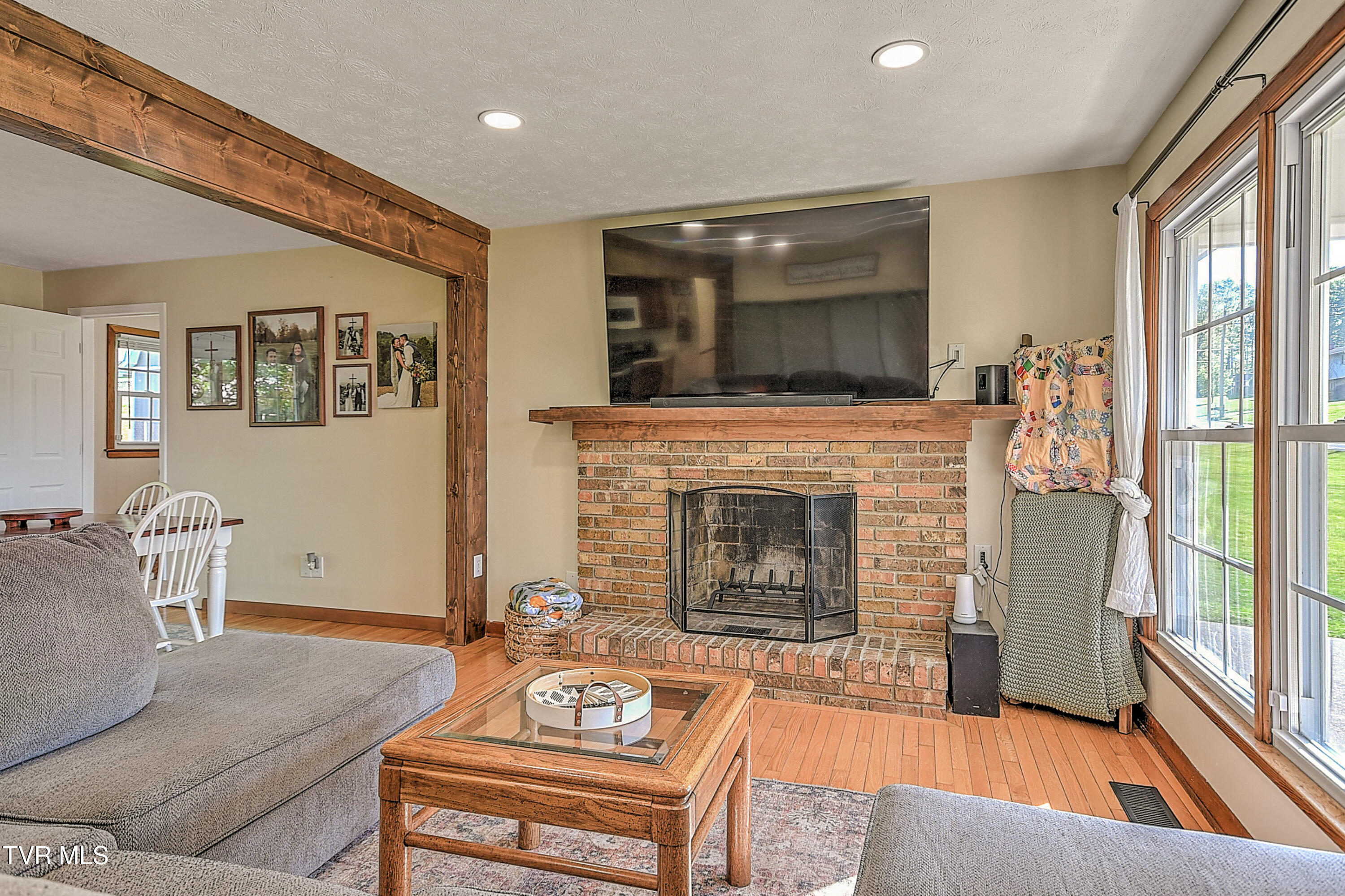 409 Montezuma Road Kingsport, TN 37664 - Photo 8 of 42 409 Montezuma KB-12