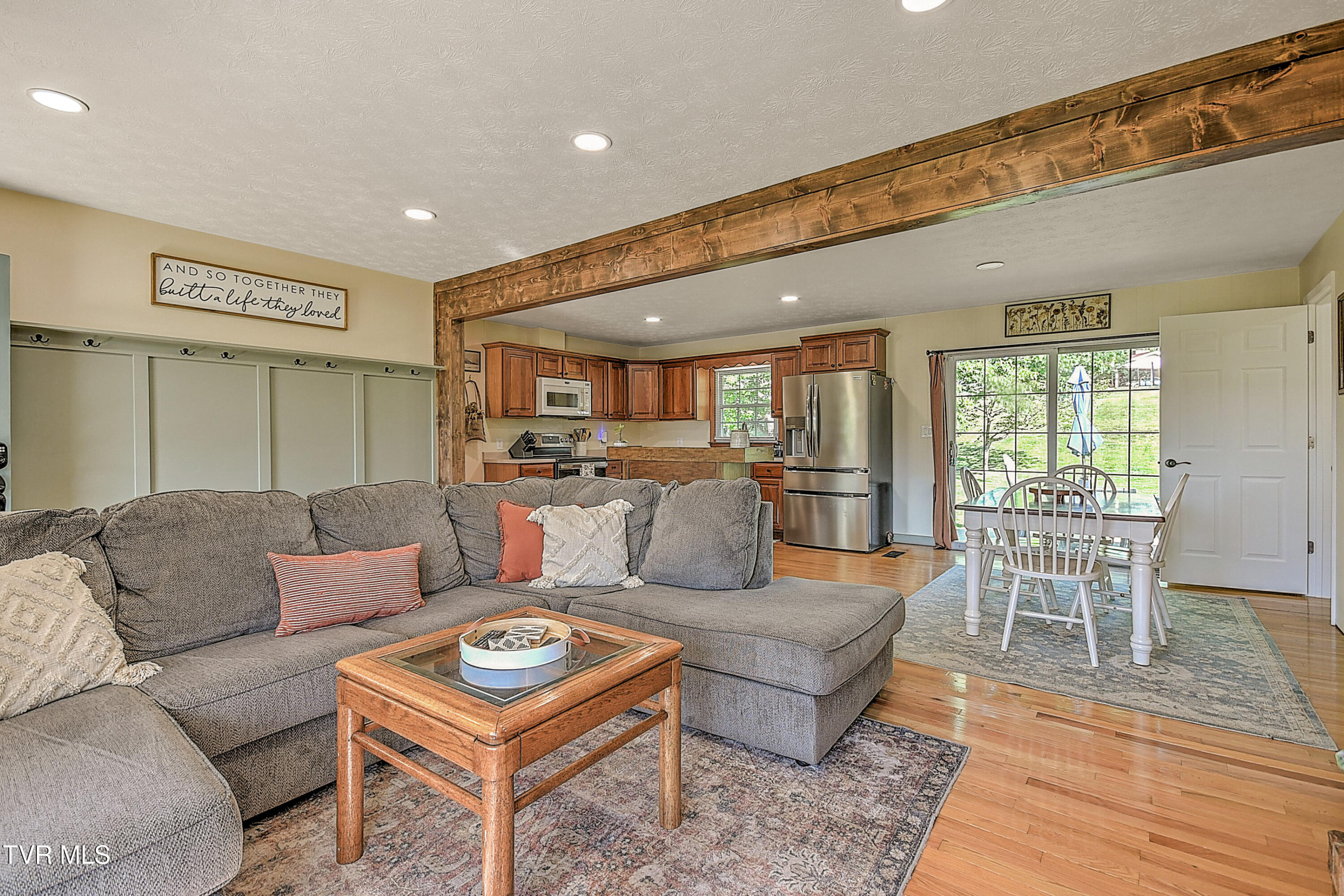 409 Montezuma Road Kingsport, TN 37664 - Photo 9 of 42 409 Montezuma KB-17