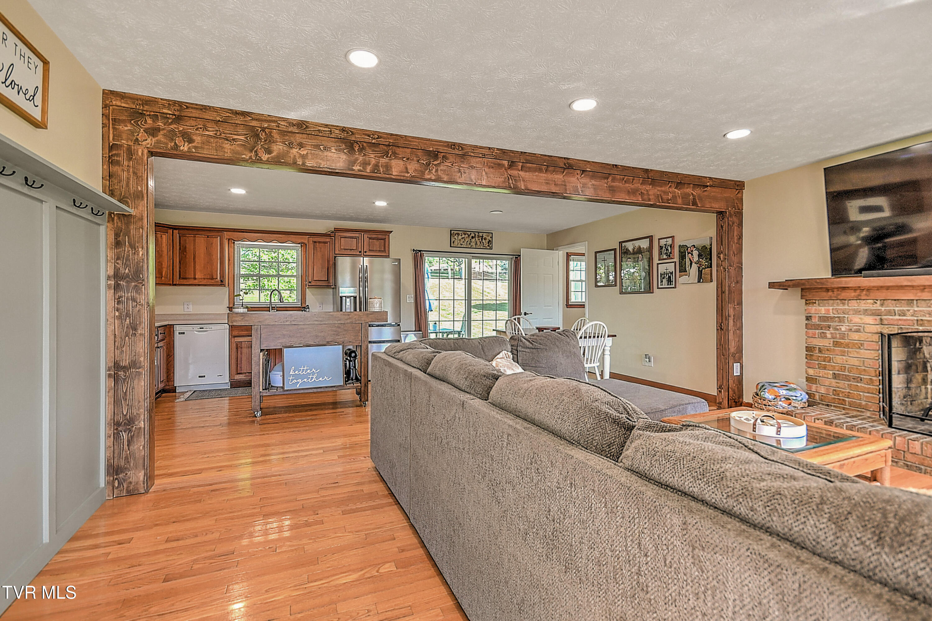 409 Montezuma Road Kingsport, TN 37664 - Photo 10 of 42 409 Montezuma KB-11