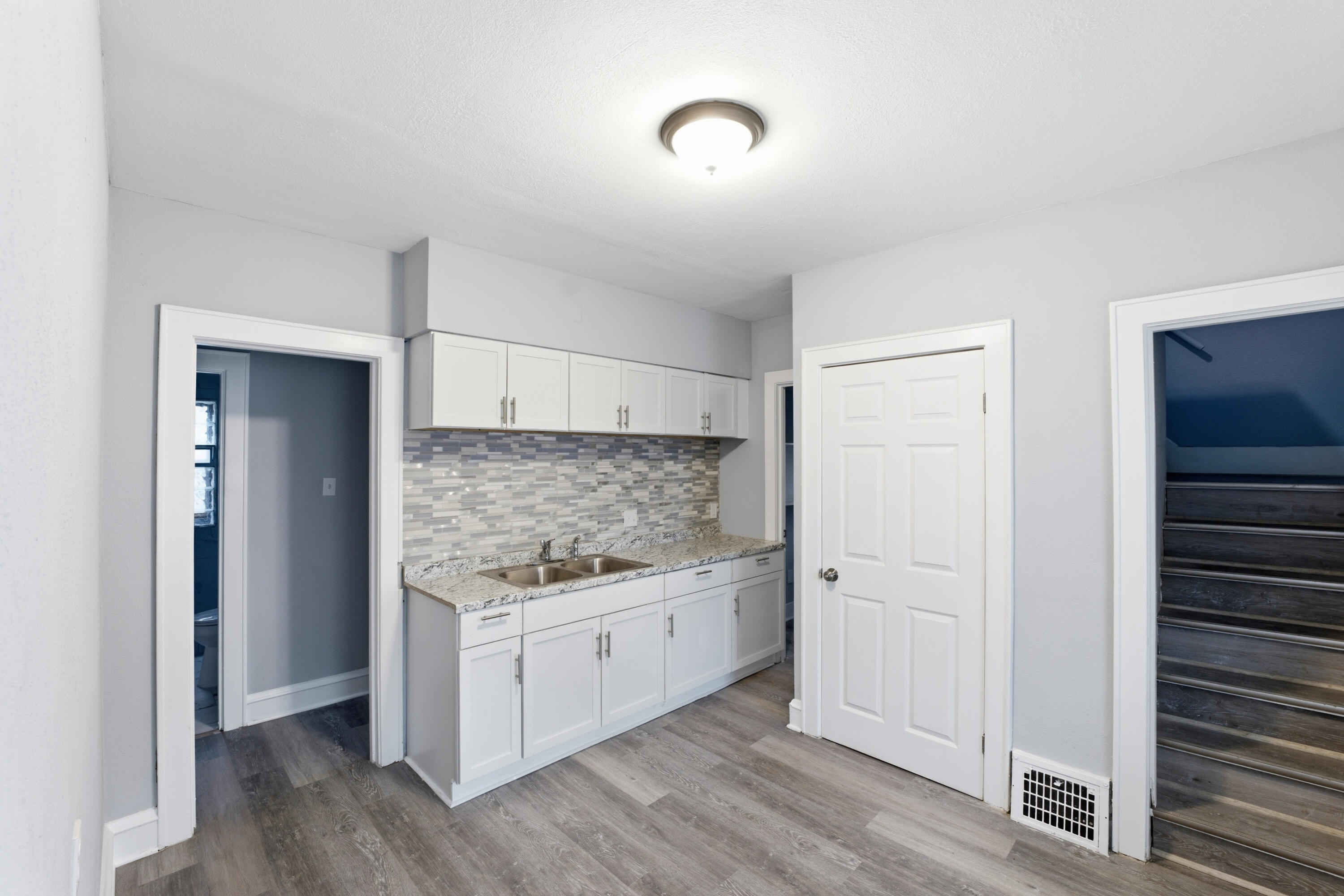 3718 North 18th Street Milwaukee, WI 53206 - Photo 7 of 24 3718 N 18th St