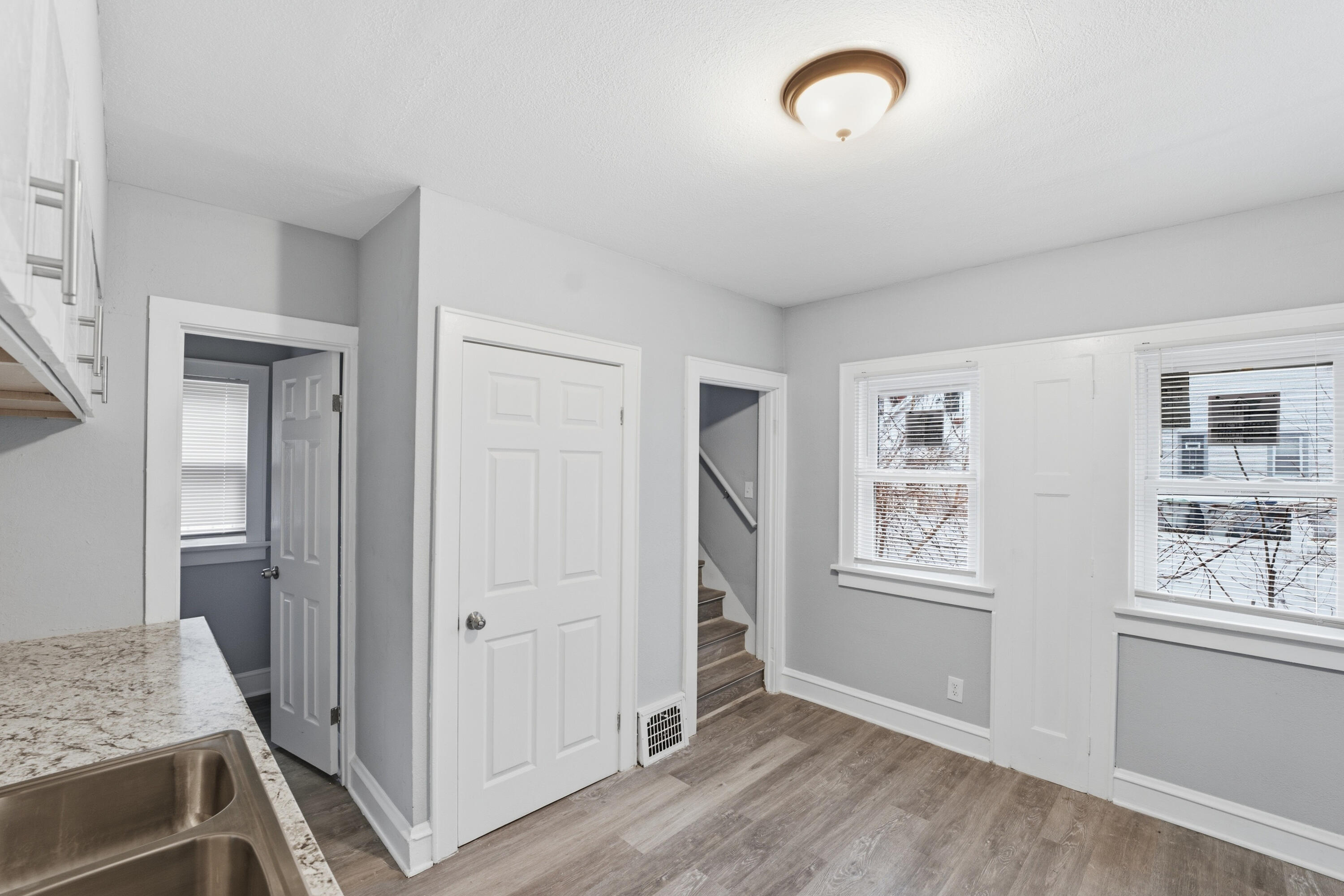 3718 North 18th Street Milwaukee, WI 53206 - Photo 8 of 24 3718 N 18th St