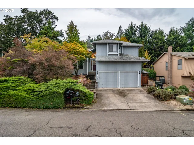 $449,000 | 1006 Woodwillow Drive, Roseburg, OR 97471