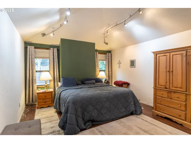 $444,000 | 1006 Woodwillow Drive, Roseburg, OR 97471