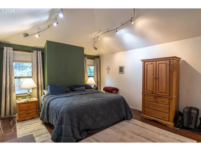 $444,000 | 1006 Woodwillow Drive, Roseburg, OR 97471