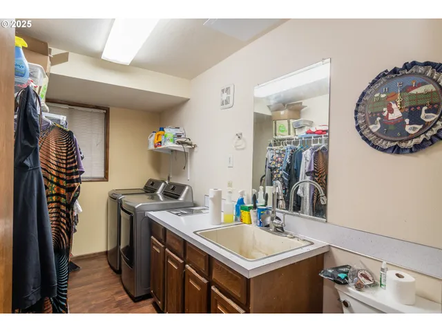 $444,000 | 1006 Woodwillow Drive, Roseburg, OR 97471