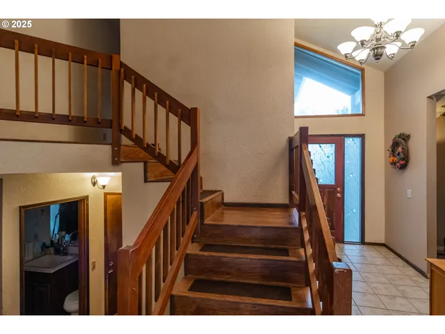 $444,000 | 1006 Woodwillow Drive, Roseburg, OR 97471