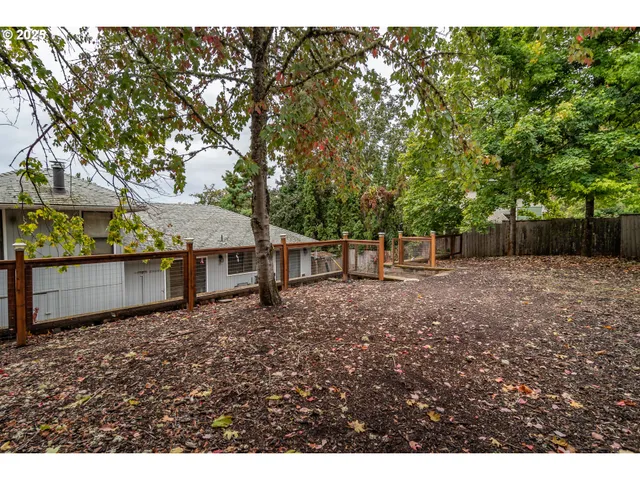 $444,000 | 1006 Woodwillow Drive, Roseburg, OR 97471