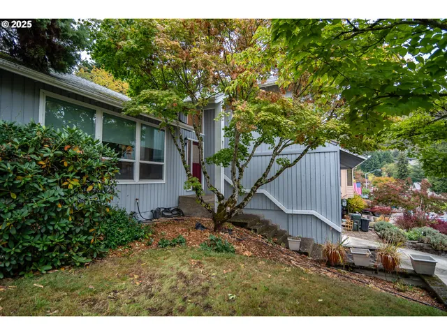 $444,000 | 1006 Woodwillow Drive, Roseburg, OR 97471