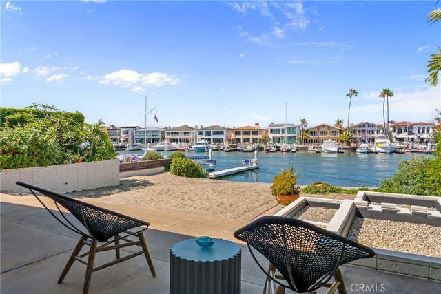 $13,000,000 | 4 Harbor Island, Newport Beach, CA 92660