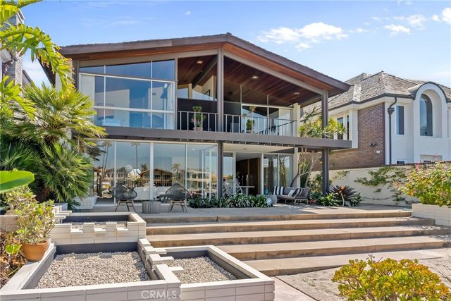 $13,000,000 | 4 Harbor Island, Newport Beach, CA 92660
