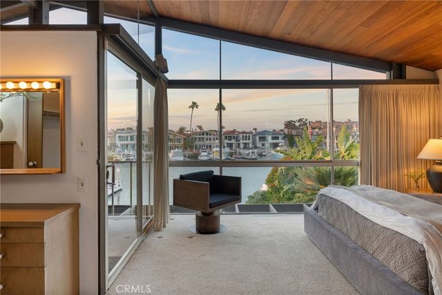 $13,000,000 | 4 Harbor Island, Newport Beach, CA 92660