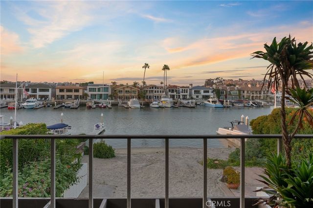 $13,000,000 | 4 Harbor Island, Newport Beach, CA 92660