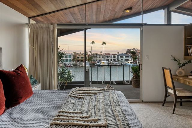 $13,000,000 | 4 Harbor Island, Newport Beach, CA 92660