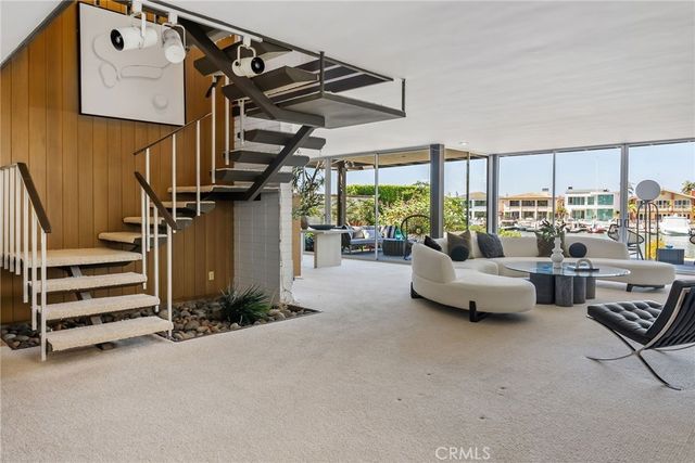$13,000,000 | 4 Harbor Island, Newport Beach, CA 92660