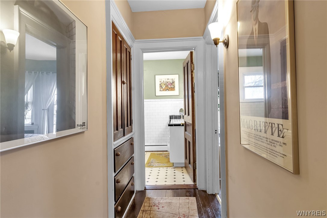 28 Colonial Circle Buffalo, NY 14213 - Photo 12 of 49