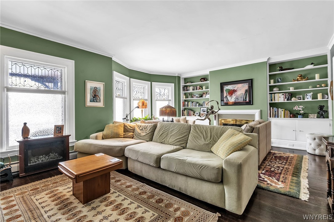 28 Colonial Circle Buffalo, NY 14213 - Photo 3 of 49