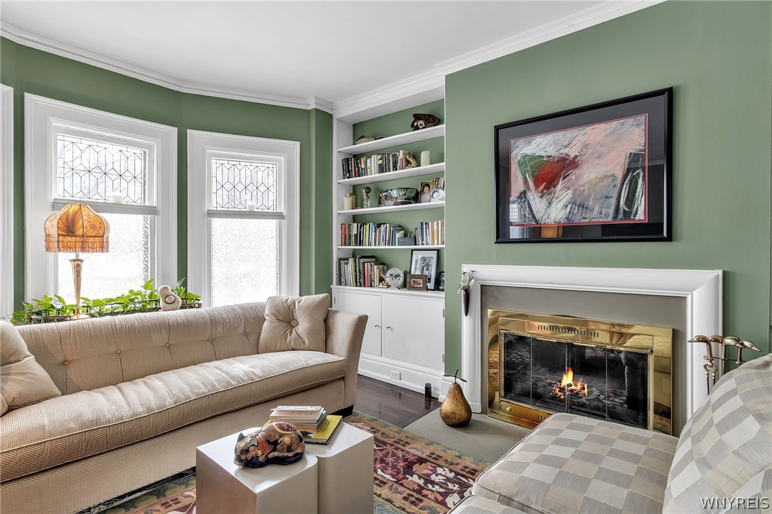 28 Colonial Circle Buffalo, NY 14213 - Photo 5 of 49