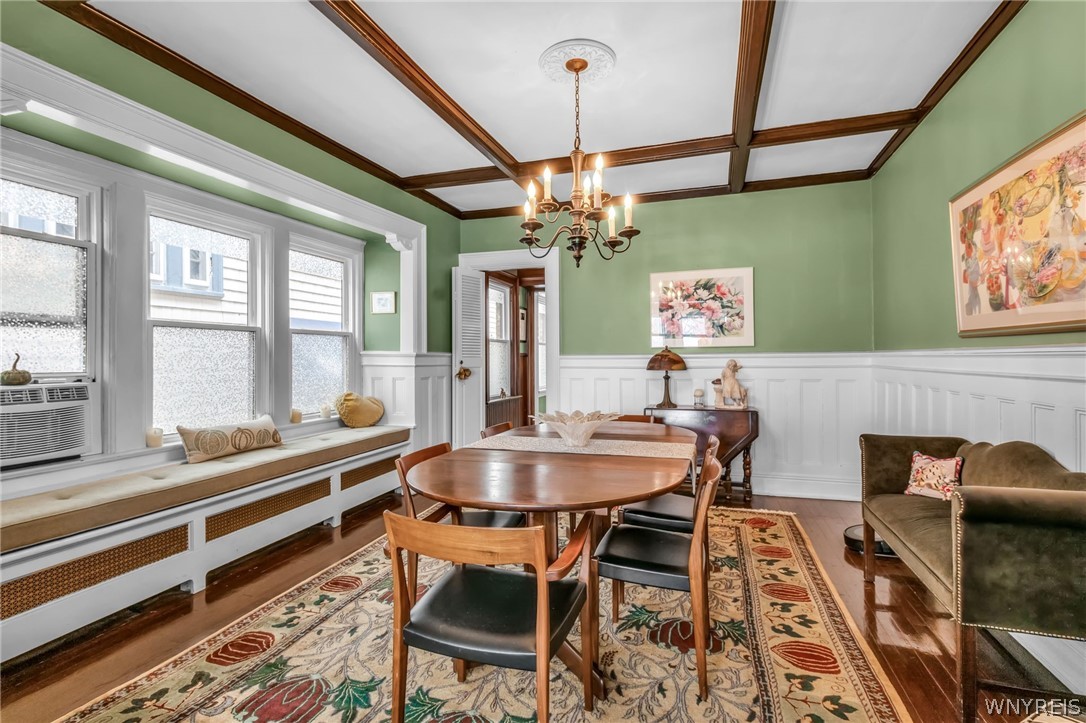 28 Colonial Circle Buffalo, NY 14213 - Photo 6 of 49