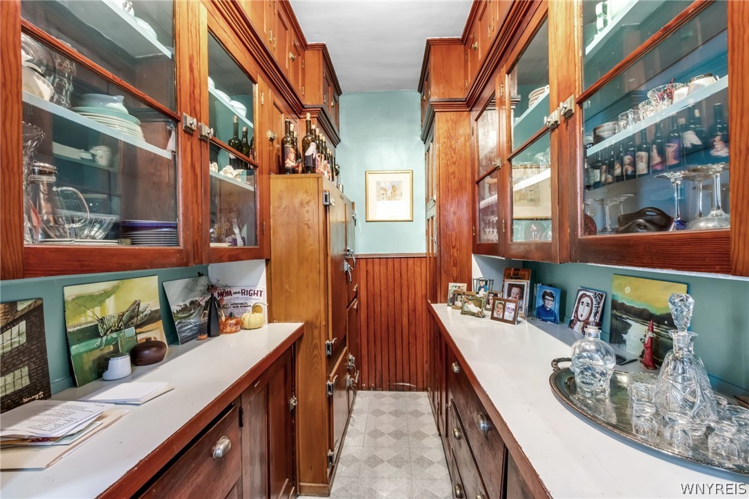 28 Colonial Circle Buffalo, NY 14213 - Photo 8 of 49