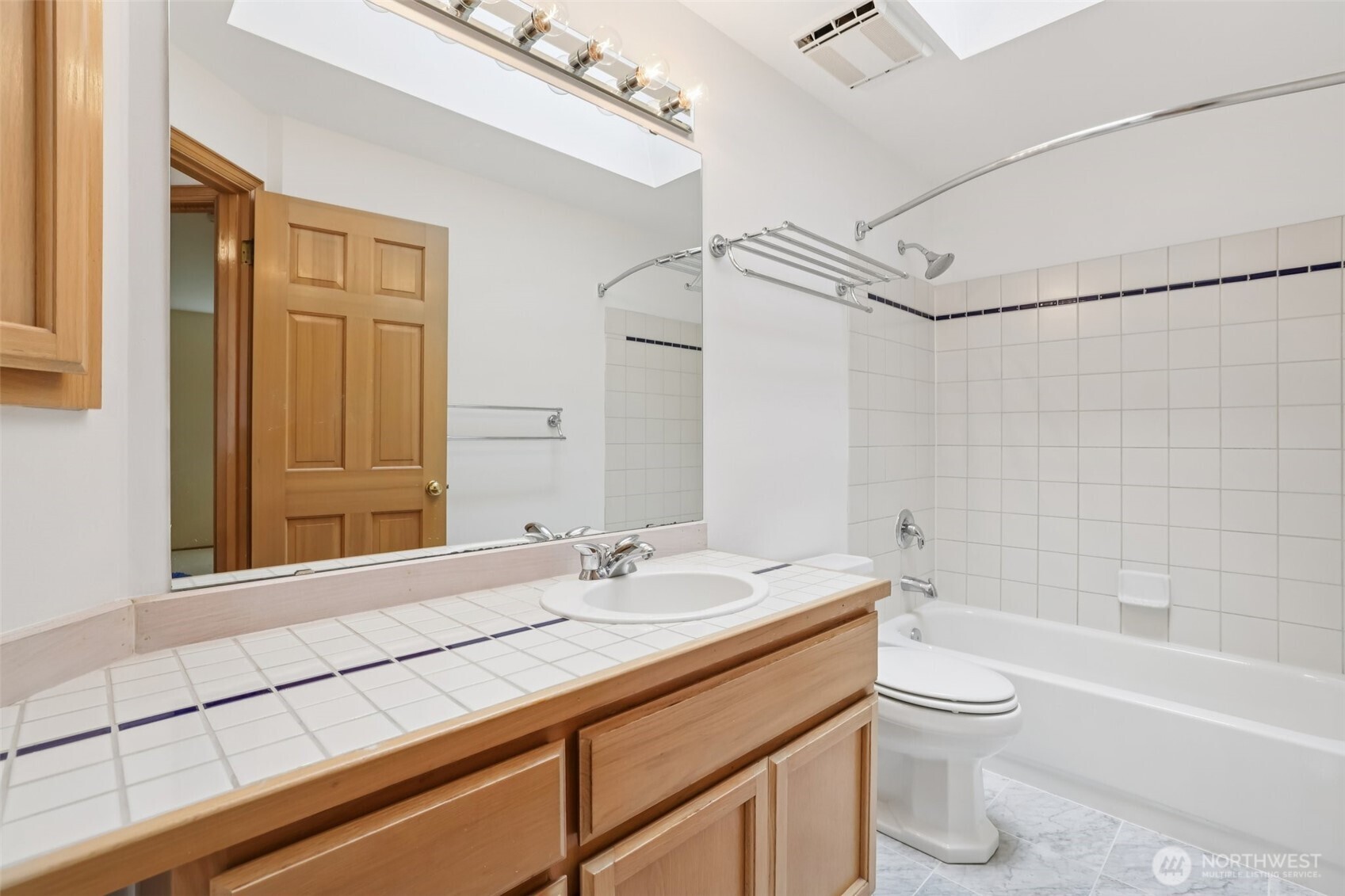 15732 111th Avenue Northeast Bothell, WA 98011 - Photo 24 of 34