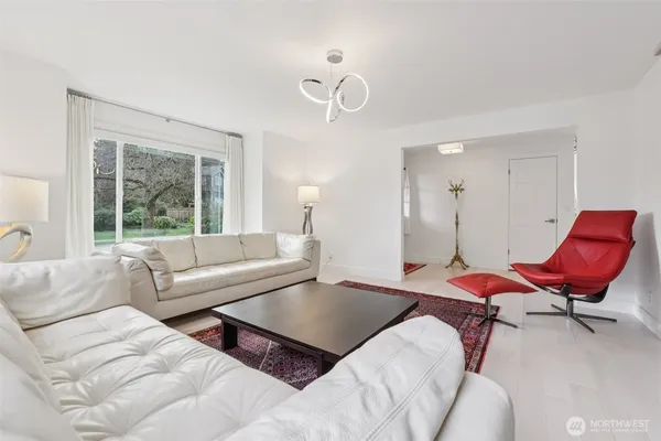 $1,750,000 | 15732 111th Avenue Northeast, Bothell, WA 98011