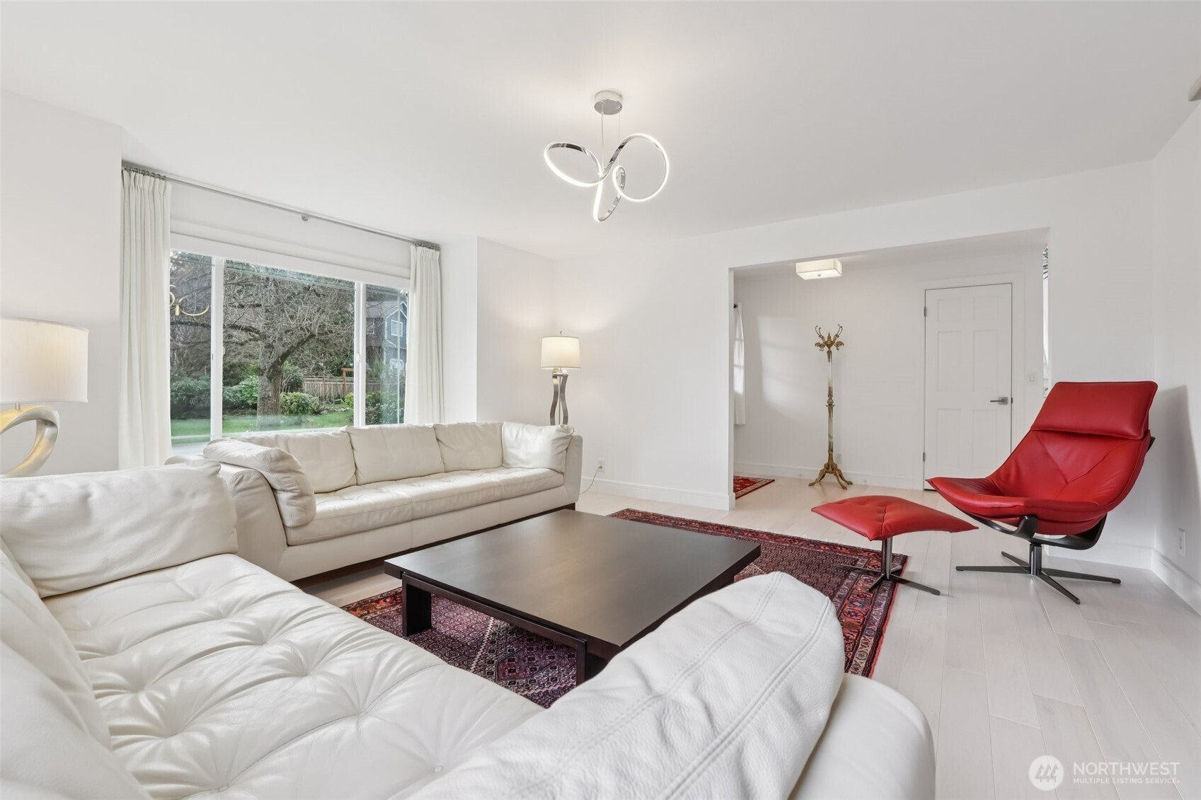 15732 111th Avenue Northeast Bothell, WA 98011 - Photo 5 of 34