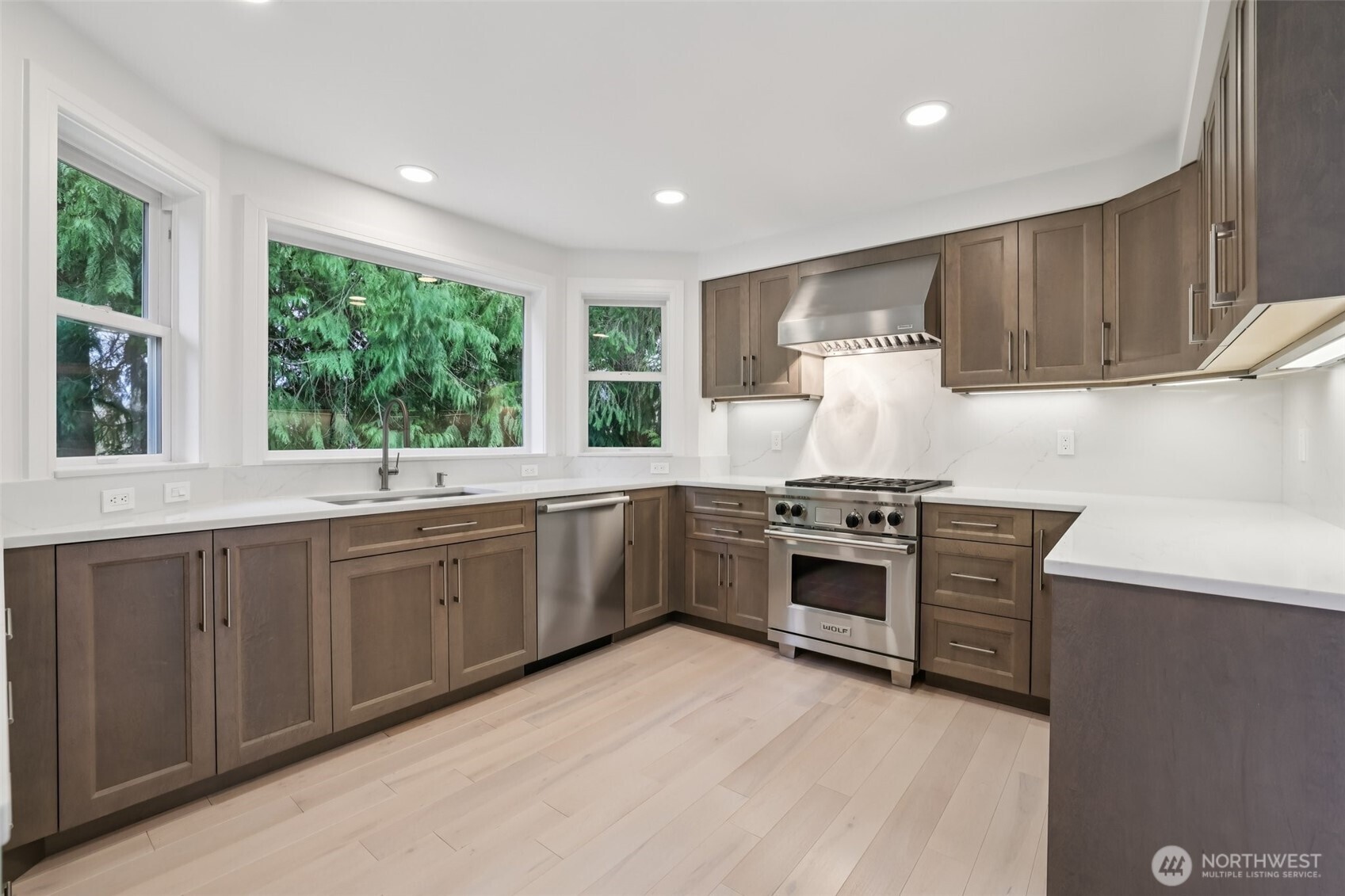 15732 111th Avenue Northeast Bothell, WA 98011 - Photo 9 of 34