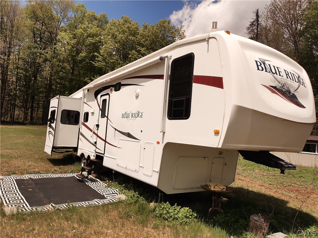158 Mac Arthur Road Russia, NY 13324 - Photo 15 of 50 2010 38' Blue Ridge 5th Wheel included in sale! 3