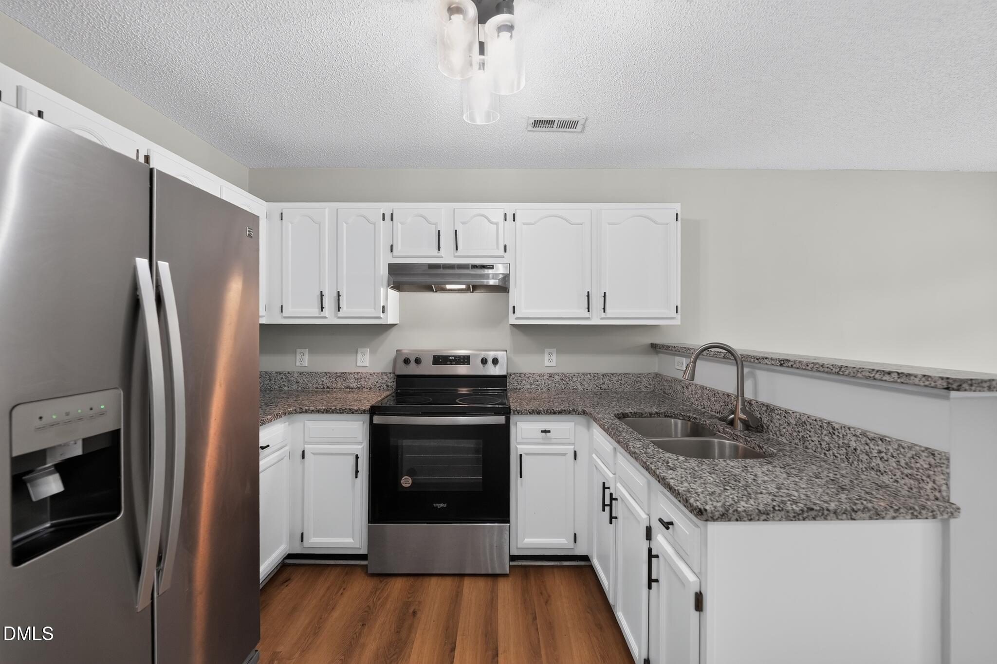 904 Rauhut Street Burlington, NC 27217 - Photo 10 of 38 14_904_Rauhut_St-Kitchen-3267
