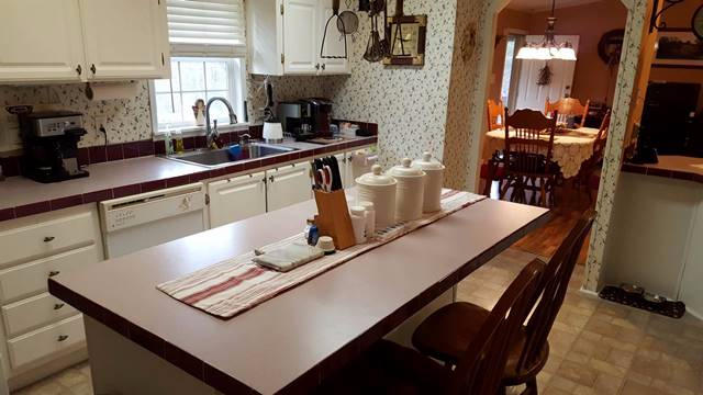 476 Whippoorwill Ridge Lane Ferrum, VA 24088 - Photo 6 of 36 Kitchen w/Island Bar