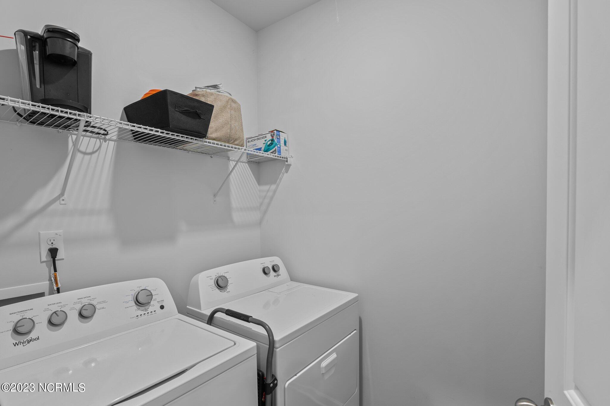 211 Frida Road New Bern, NC 28560 - Photo 19 of 38 Laundry Room