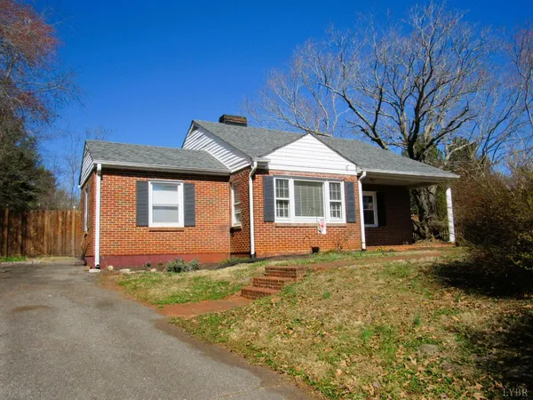 $249,900 | 144 Maple Lane, Amherst, VA 24521