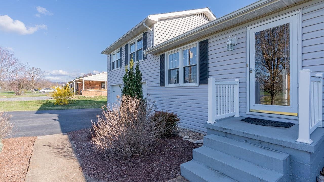 7356 Spring Creek Road Bridgewater, VA 22812 - Photo 5 of 63 Gallery Image 5