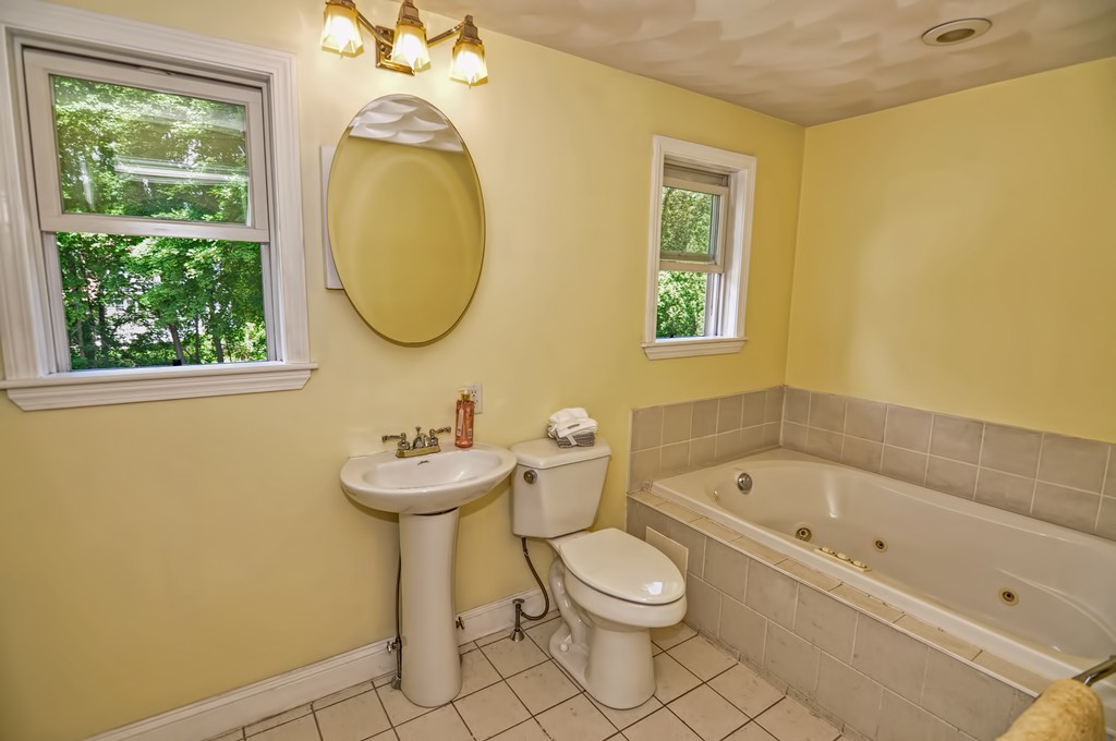 400 Brook Road Milton, MA 02186 - Photo 17 of 29 Gallery Image 17